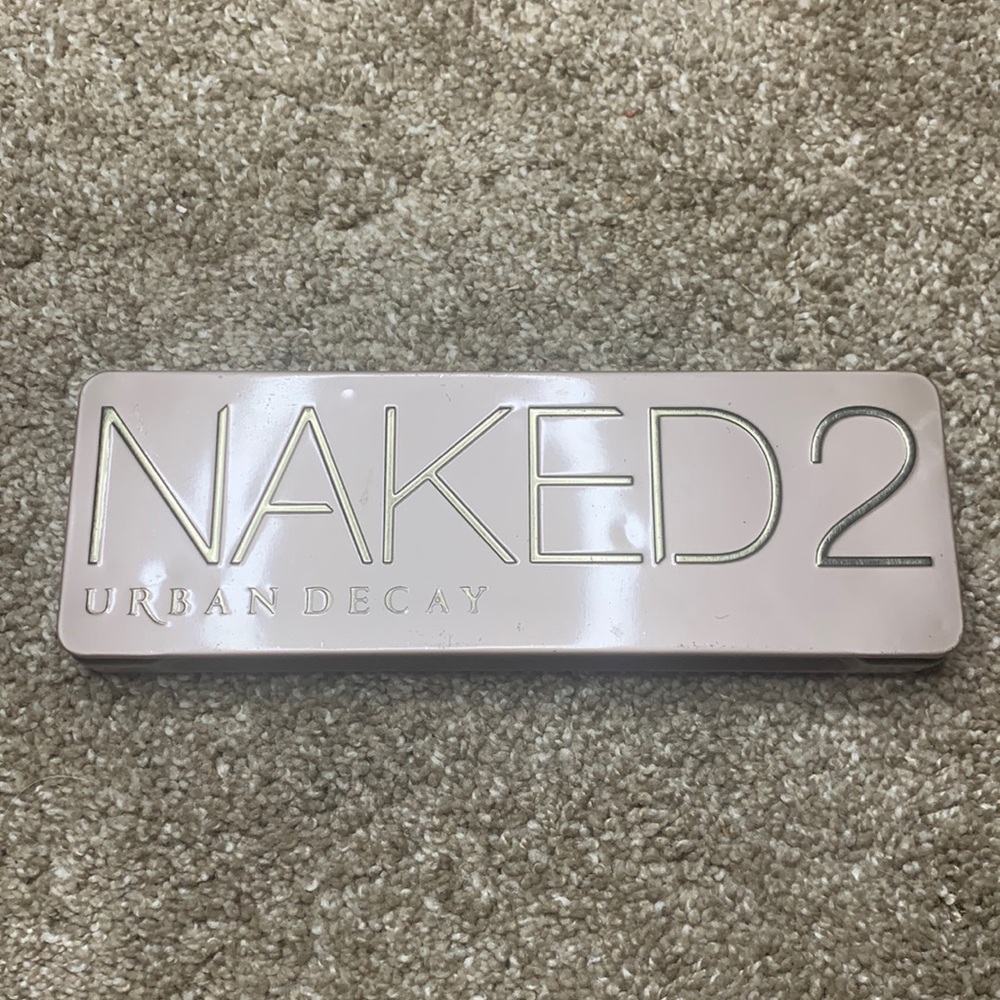 Urban Decay Naked 2 eyeshadow palette